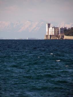 Free Stock Photo of The sea and the snow