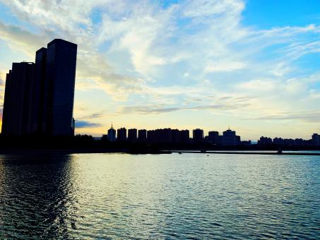 Beautiful blue sky by the river - Free Stock Photo
