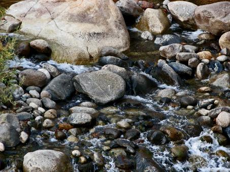 Free Stock Photo of Trickling Over the Rocks