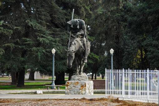 Free Stock Photo of Mooney Grove Park Statue