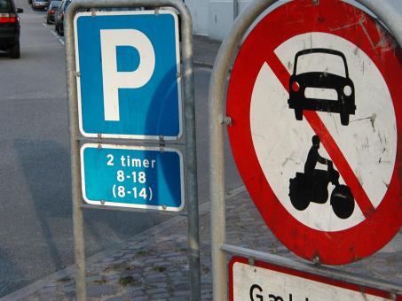 Free Stock Photo of Parking Sign - No Traffic
