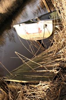 Free Stock Photo of Old boat and dry grass