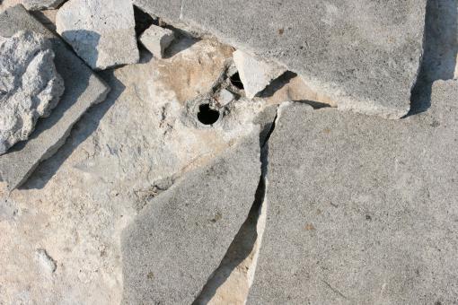 Free Stock Photo of Broken plates