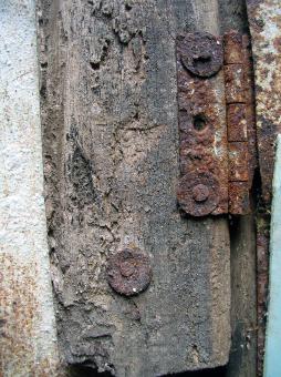 Free Stock Photo of Rusted hinges