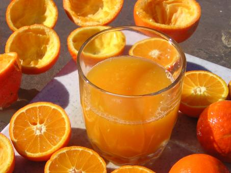 Free Stock Photo of Fresh squeezed orange juice