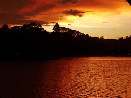 Free Stock Photo of Darknes of the Kandy Lake