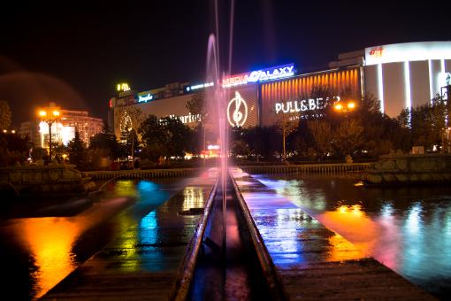 Free Stock Photo of Fountain in the night