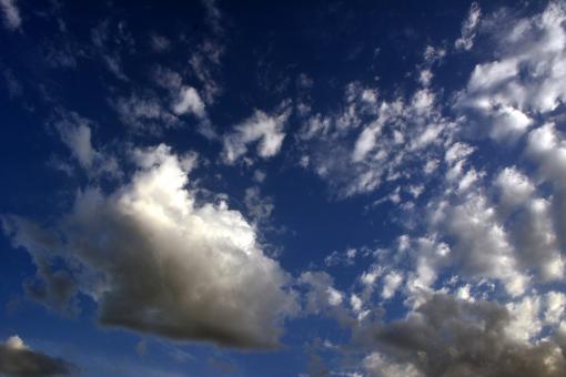 Free Stock Photo of Wandering Clouds
