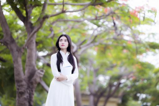 Free Stock Photo of Girl in a white dress