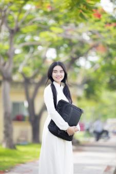 Free Stock Photo of Beautiful girl with a bag