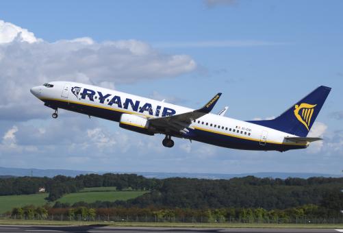 Free Stock Photo of Ryan Air
