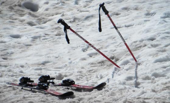 Free Stock Photo of Skiing