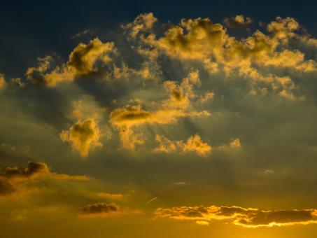 Free Stock Photo of Unclear Sky