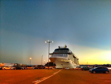 Free Stock Photo of Cruise Ship at the Docs