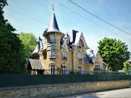 Free Stock Photo of Art Nouveau sophisticated manor...