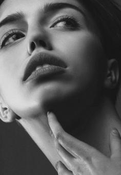 Free Stock Photo of Young Female Portrait in Black and White