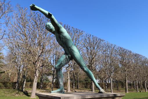 Free Stock Photo of Bronze sculpture in a park