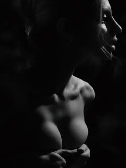 Free Stock Photo of Beautiful Female Portrait - Black and White