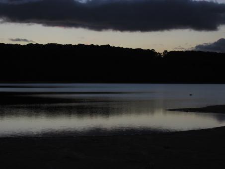 Free Stock Photo of Silhouettes at Lysterfield Lake 