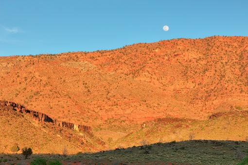 Free Stock Photo of Golden Mountain Moon