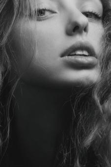 Free Stock Photo of Lustful Girl Portrait - Black and White