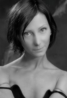 Free Stock Photo of Short Haired Brunette Model - Black and White Portrait