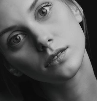 Free Stock Photo of Girl Portrait - Close Up - Black and White