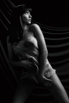 Free Stock Photo of Beautiful Female Model Pose - Black and White