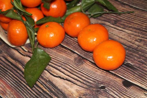 Free Stock Photo of Tasty Fruits - Oranges on Wooden Table