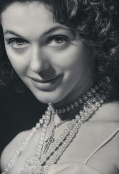 Free Stock Photo of Retro Woman Portrait - Black and White