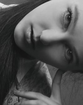 Free Stock Photo of Girl with Tilted Head - Black and White Portrait