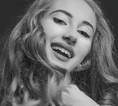 Free Stock Photo of Retro Female Portrait - Black and White