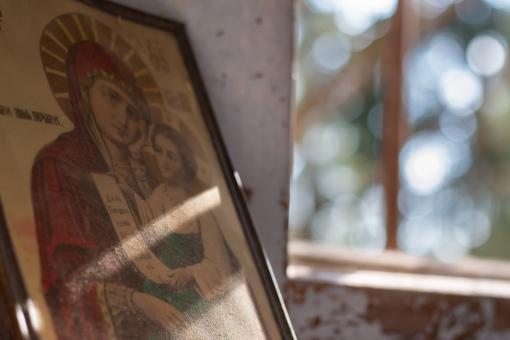 Free Stock Photo of Sun illuminated picture of Maria