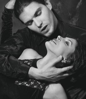 Free Stock Photo of Posing Lovers - Monochrome