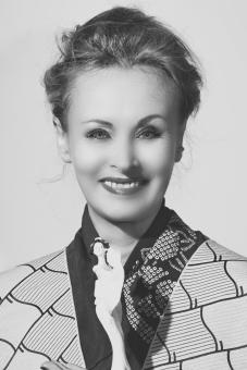Free Stock Photo of Smiling Woman - Black and White Portrait