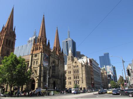 Free Stock Photo of Street View of St. Paul's Cathedral