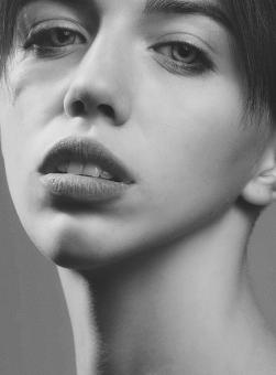 Free Stock Photo of Retro Female Portrait in Black and White