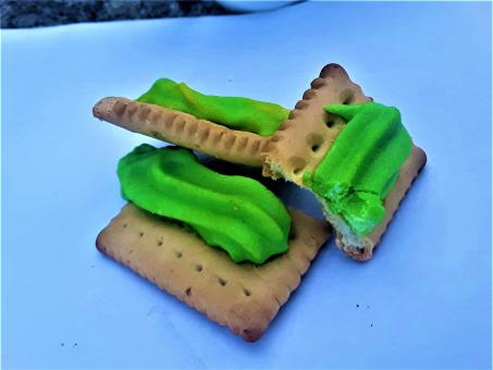 Free Stock Photo of Green Cream Biscuits