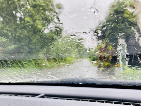 Free Stock Photo of Windscreen fully covered with water