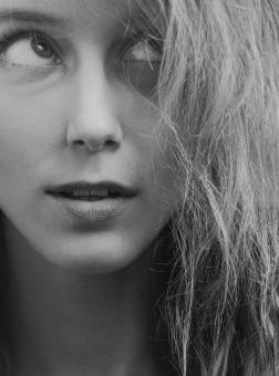 Free Stock Photo of Girl Portrait - Looking Away - Monochrome