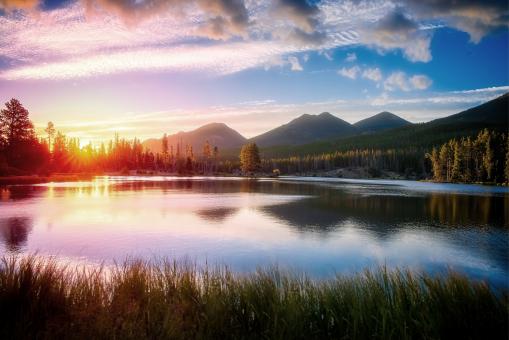Free Stock Photo of Lake in the Mountains - Vivid Sunset