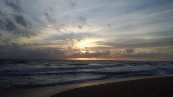 Free Stock Photo of Beautiful sunset rays over the evening beach