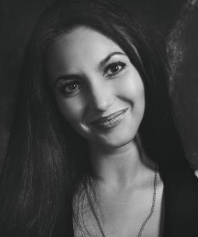 Free Stock Photo of Smiling woman