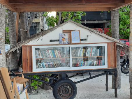 Free Stock Photo of Library on wheels