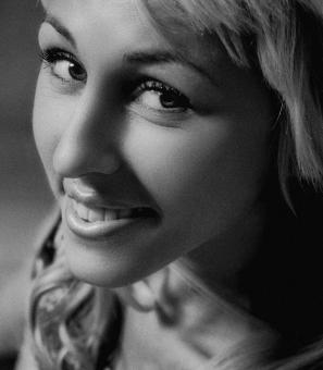 Free Stock Photo of Smiling woman