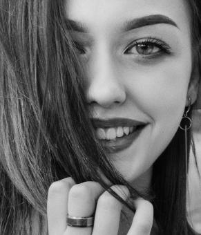 Free Stock Photo of Smiling woman