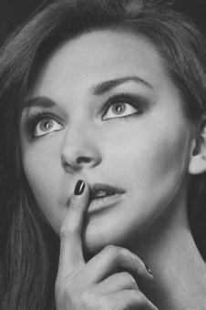 Free Stock Photo of Thinking woman