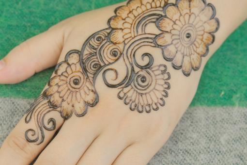 Free Stock Photo of Easy mehndi design for Karwa Chauth 2022 | Mehndi designs simple 2022 