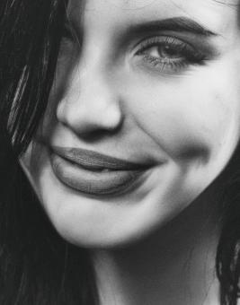 Free Stock Photo of Smiling woman
