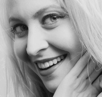 Free Stock Photo of Smiling woman